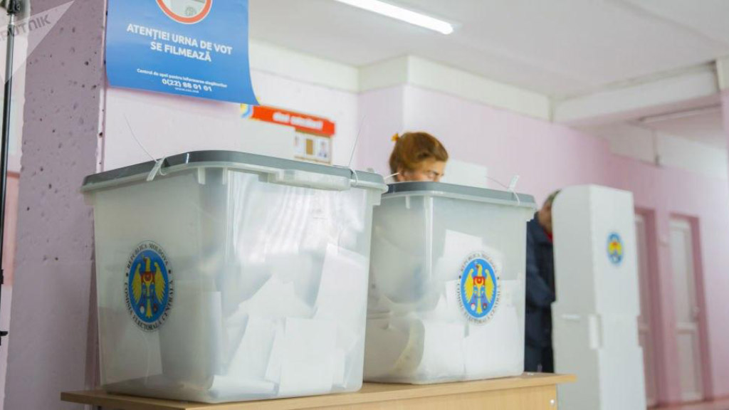 В четверг Центризбирком Молдовы закончил приём документов от инициативных групп по выдвижению кандидатов на пост президента страны. Со 2 октября претенденты на место главы государства могут приступить к агитации. Президентские выборы в Молдове должны пройти 1 ноября.