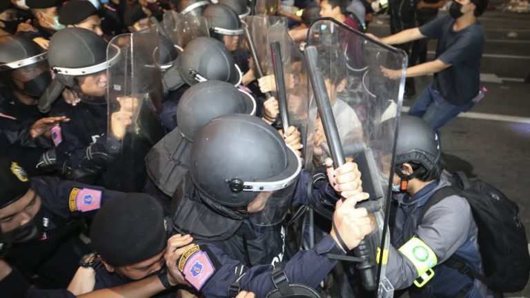 протесты в Таиланде 2020 год