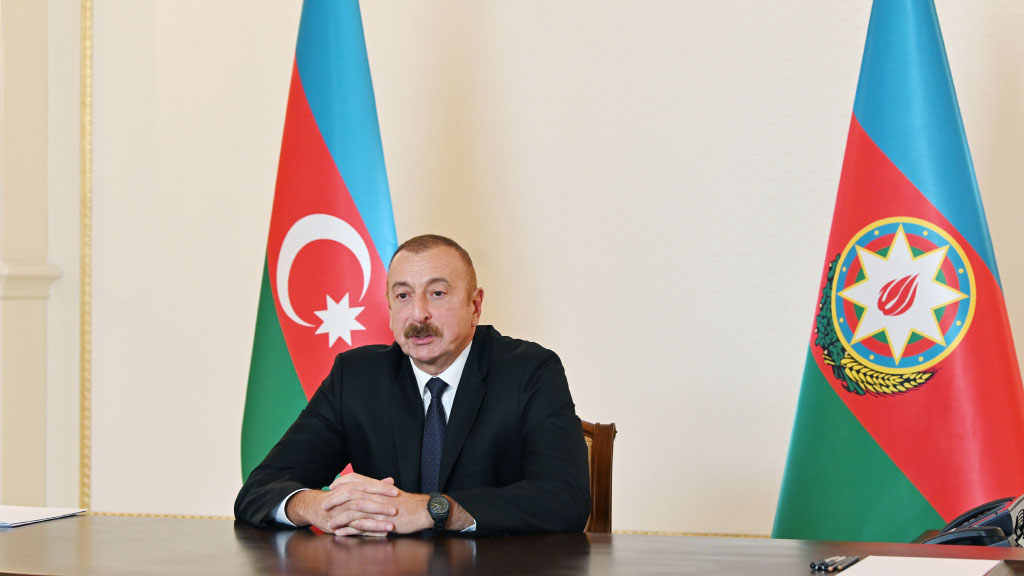 Президент Азербайджана Ильхам Алиев заявил, что Баку готов немедленно остановить боевые действия в Нагорном Карабахе при условии прекращения огня с армянской стороны. Такое заявление он сделал в интервью французской газете Figaro.