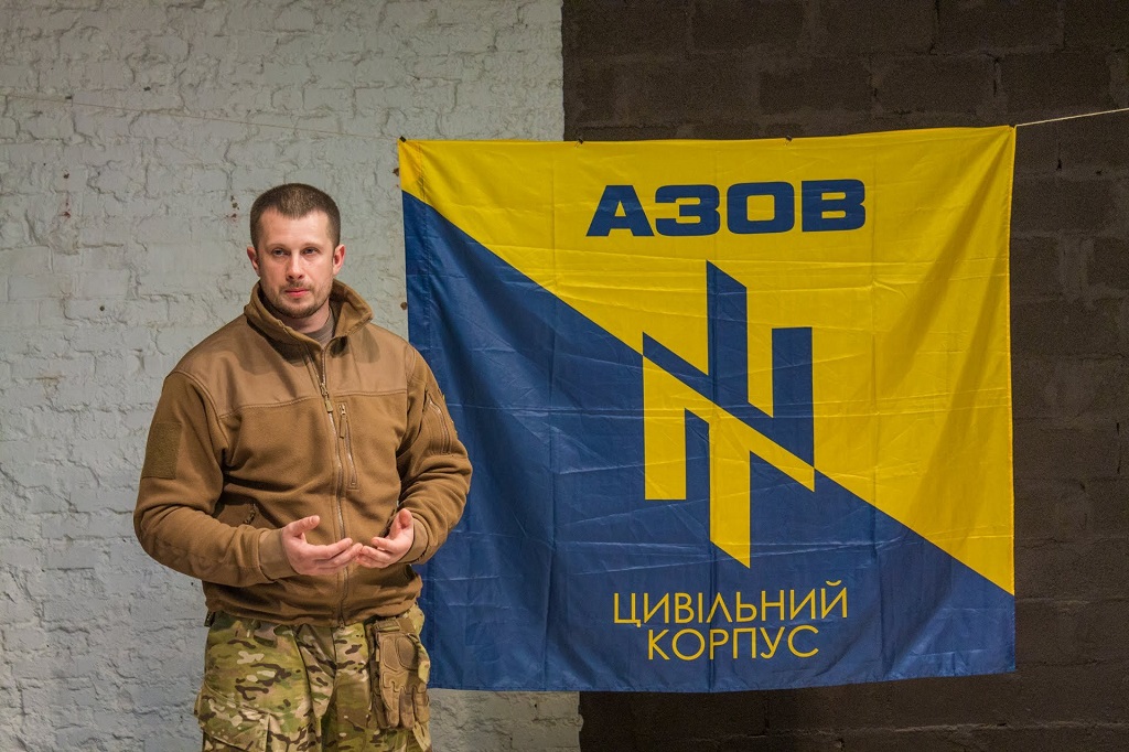 Киевский неонацист призвал брать пример с Баку и сбивать российские вертолёты