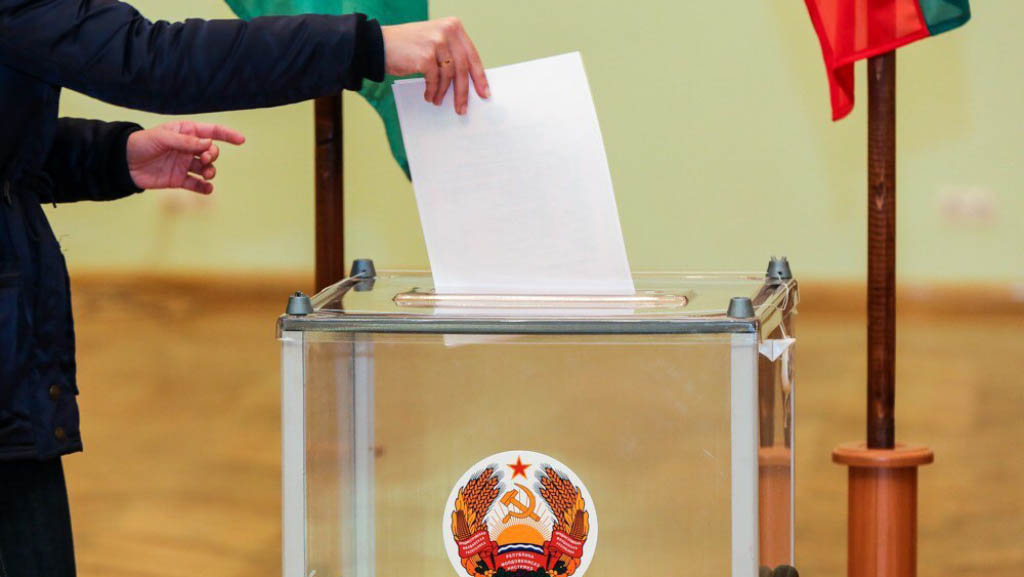 В воскресенье в Приднестровской Молдавской Республике одновременно выбирали депутатов всех уровней, а также глав сельских и поселковых администраций. Итоговая явка, по предварительным данным, составила 27,79%. Всего проголосовало 113916 приднестровцев из более, чем 410 тысяч, внесённых в избирательные списки.