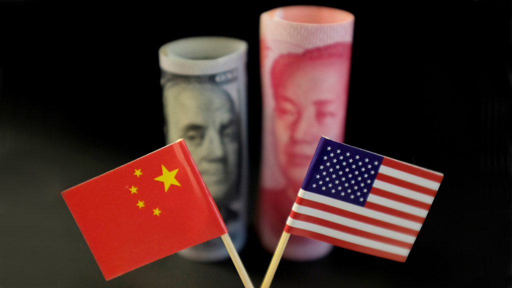 В рамках продолжающейся торгово-экономической войны с Китаем, США вводят новые ограничения касающиеся китайских компаний. В этот раз они коснутся возможности размещения акций китайских компаний на американских биржах. Трамп подписал закон, позволяющий ограничить размещение акций китайских корпораций на биржах США.