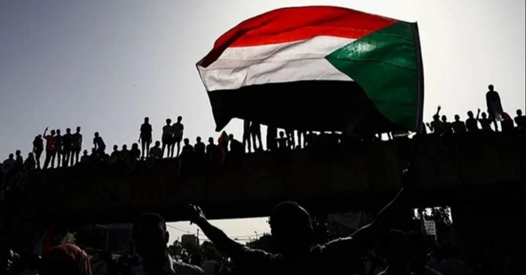 Шугалей: революцию в Судане устроил Запад