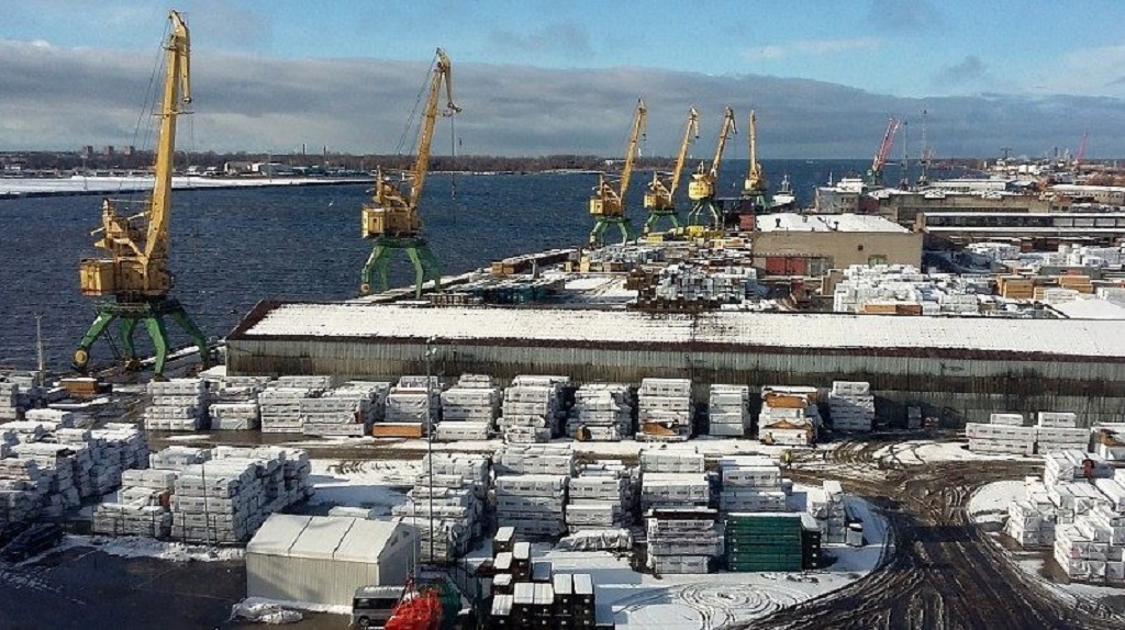 В портах Латвии продолжает стремительно падать грузооборот