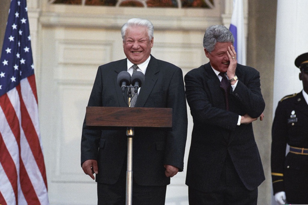 США мечтают о России «времен Бориса Ельцина» − Anadolu
