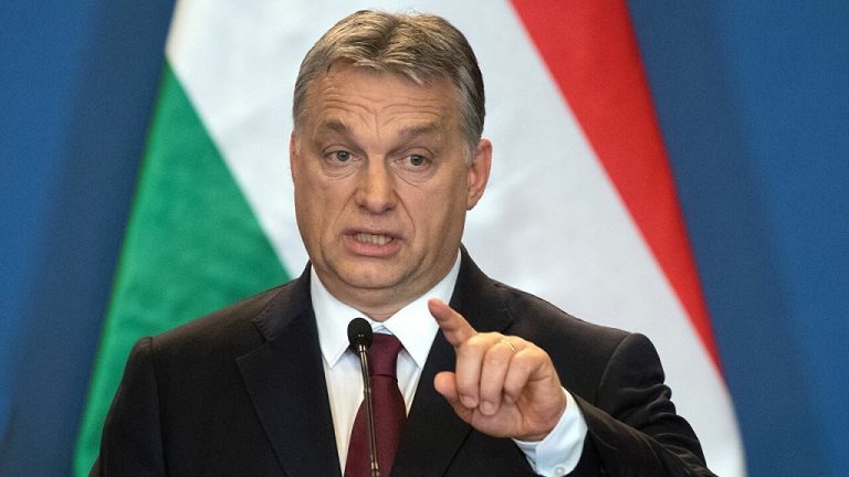 Премьер Венгрии вызвал президента Украины на разговор