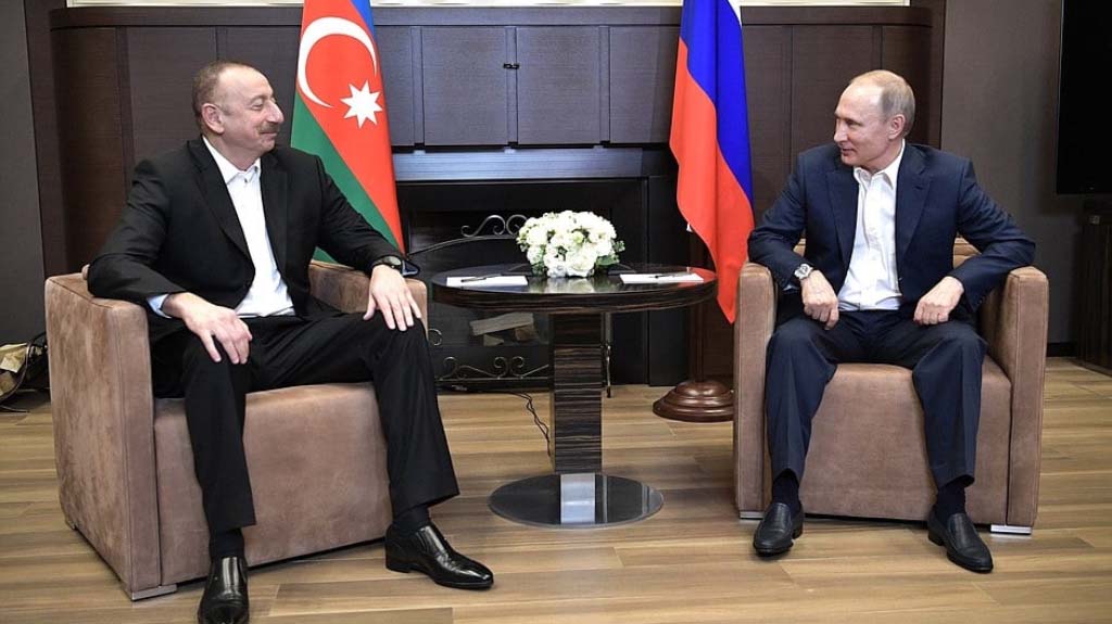 Президент Азербайджана Ильхам Алиев посетил с рабочим визитом Москву, где встретился в Кремле с Владимиром Путиным. Разговор глав двух государств лежал в плоскости отношений между Баку и Москвой в различных, и в первую очередь в экономической, областях, а во-вторых, в разрезе нынешней ситуации в Закавказье.
