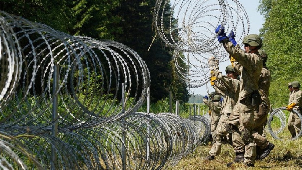 Литве не хватает колючей проволоки для стены на границе с Белоруссией