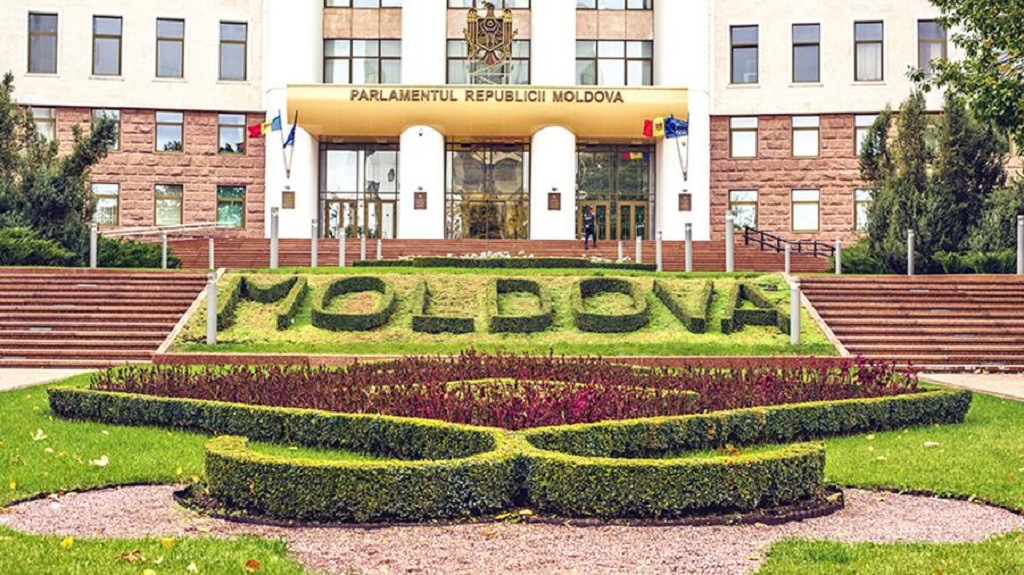 Новый парламент Молдавии провёл первое заседание