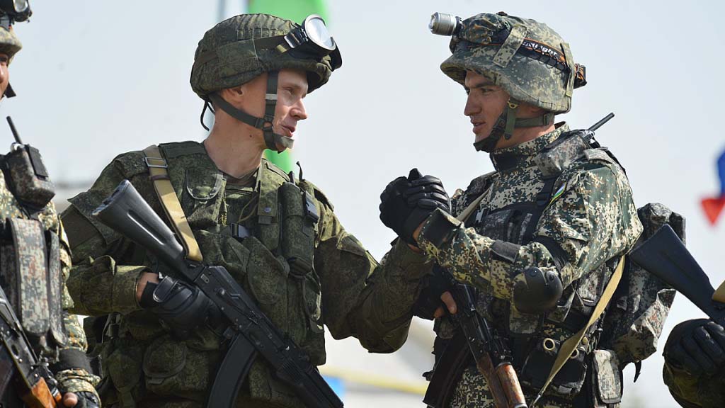 Российский миротворческий батальон и бригада спецназначения направляется в Узбекистан на военные учения. Они пройдут на полигоне «Термез» в Сурхандарьинской области вблизи границы с Афганистаном.