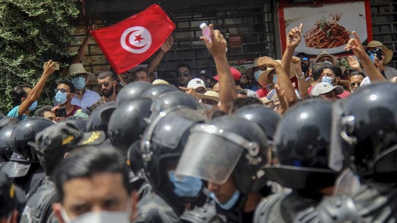 протесты в Тунисе
