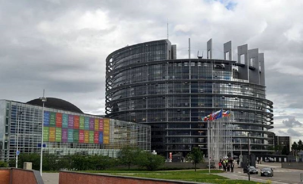 В Страсбурге на заседании Европарламента объявили России политическую войну