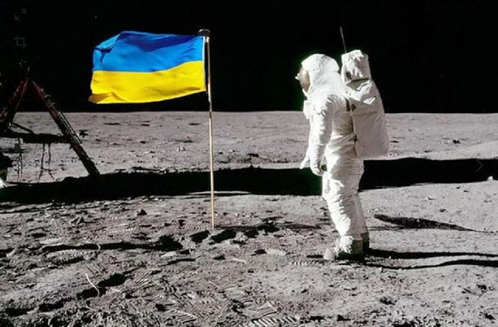 «Мечты патриотов»: Киев заявил о мечтах поставить флаг Украины на Луне