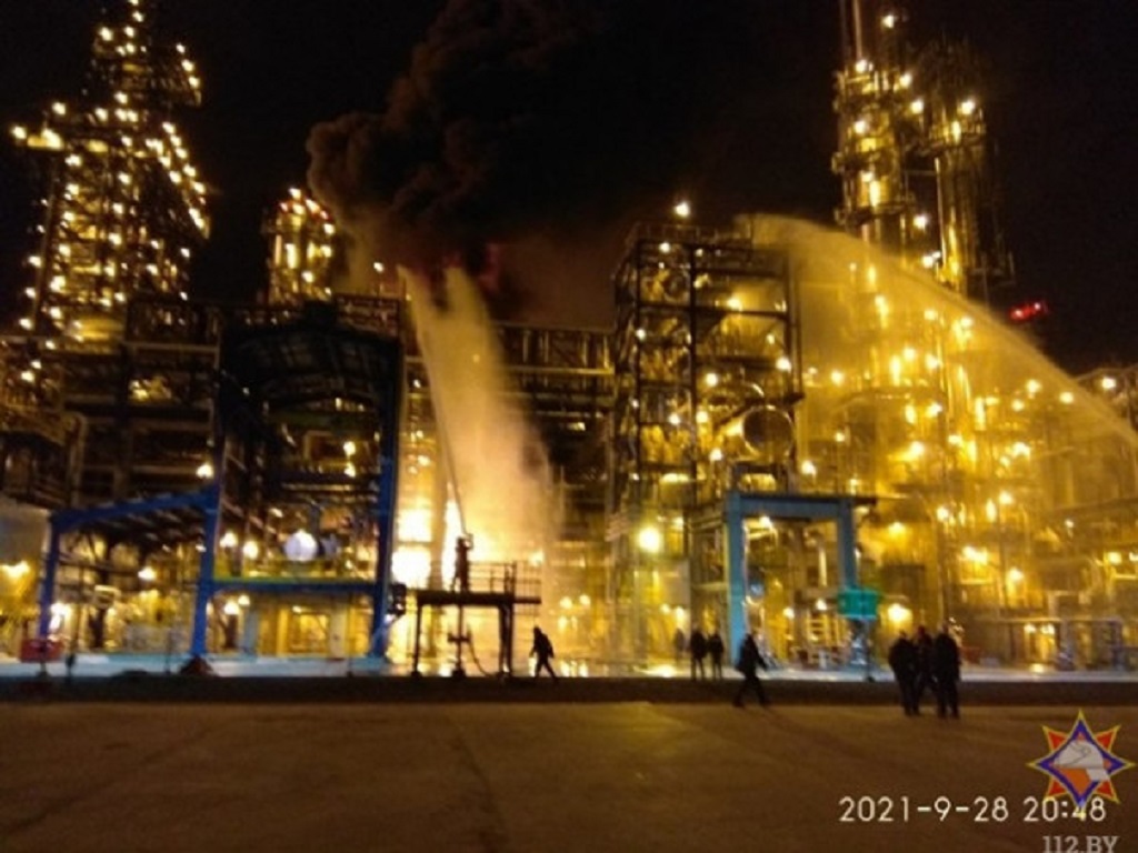 На нефтезаводе в Белоруссии произошёл пожар