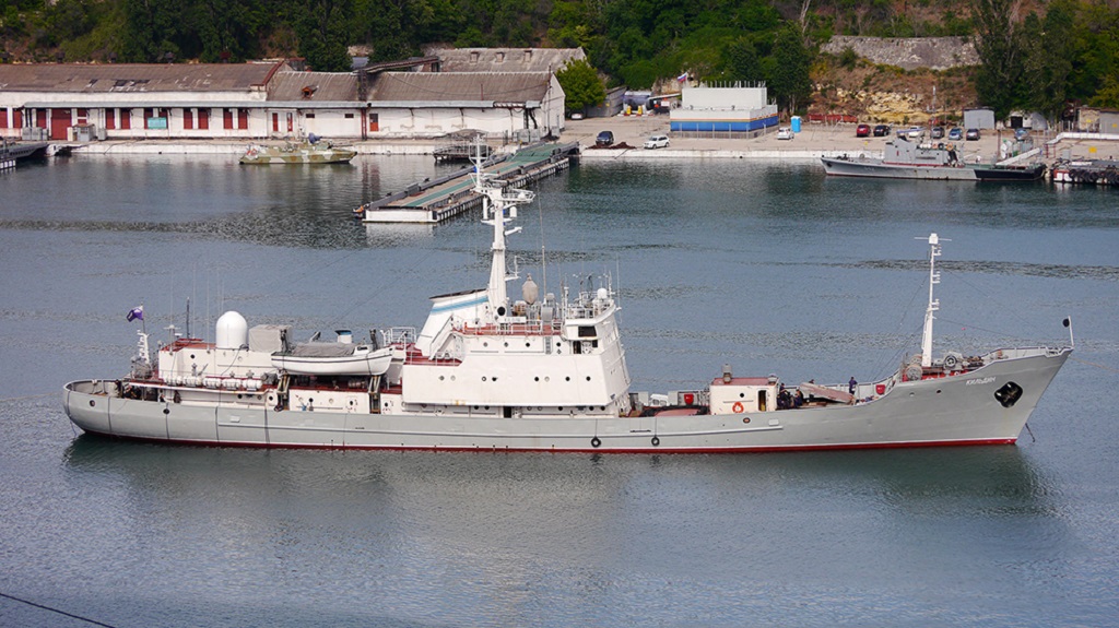 В Средиземное море прибыл корабль-разведчик ВМФ России