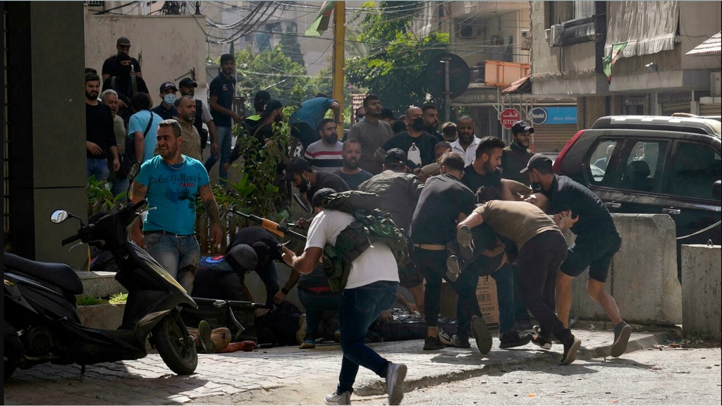 стрельба и беспорядки во время протеста в Бейруте