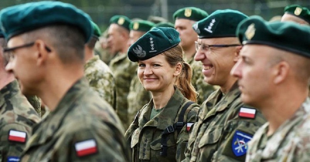 Качиньский: Польша значительно усилит военную мощь