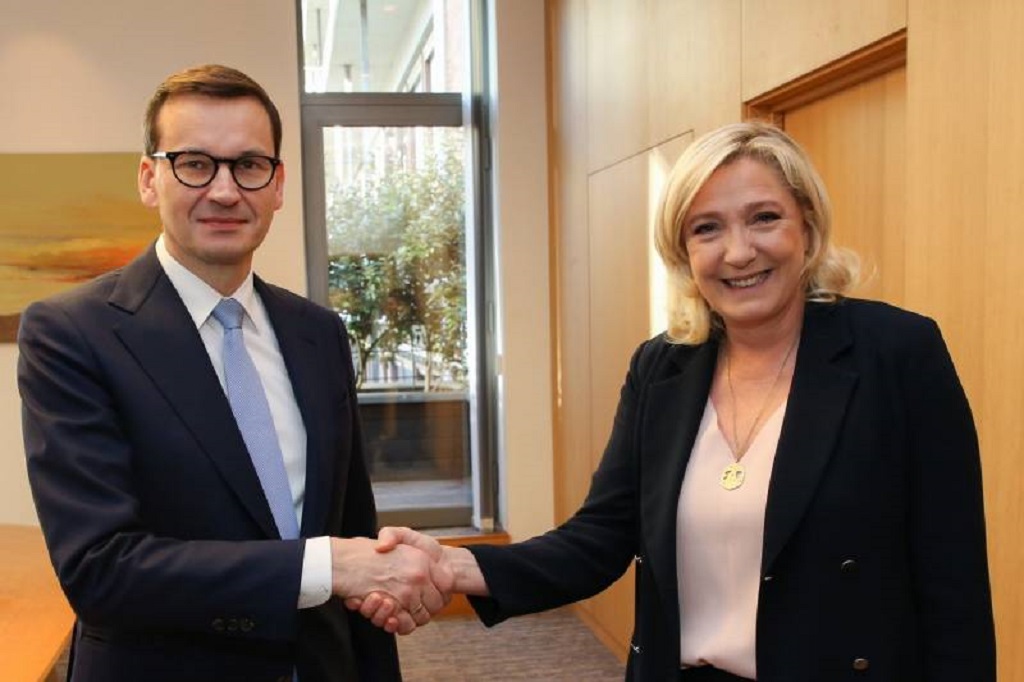 Власти Польши проводят секретные встречи с правыми политиками Европы