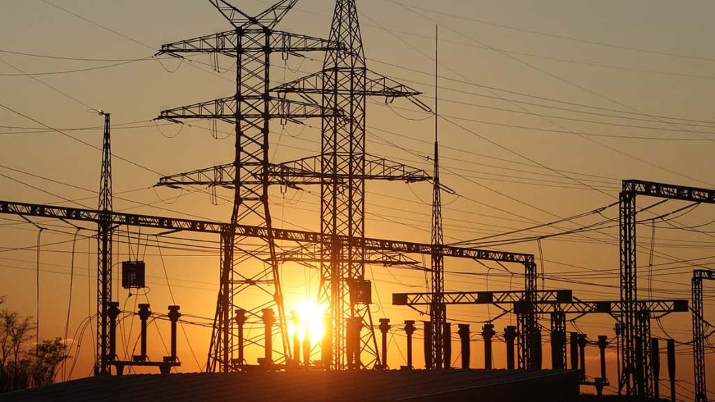 На Украине принято решение снять запрет на импорт электроэнергии из России и Белоруссии, действовавший до конца октября. Более того, на ноябрь компания «Укрэнерго» зарезервировала почти все мощности межгосударственных линий электропередачи между Украиной и Белоруссией (885 МВт мощности из 900 МВт).