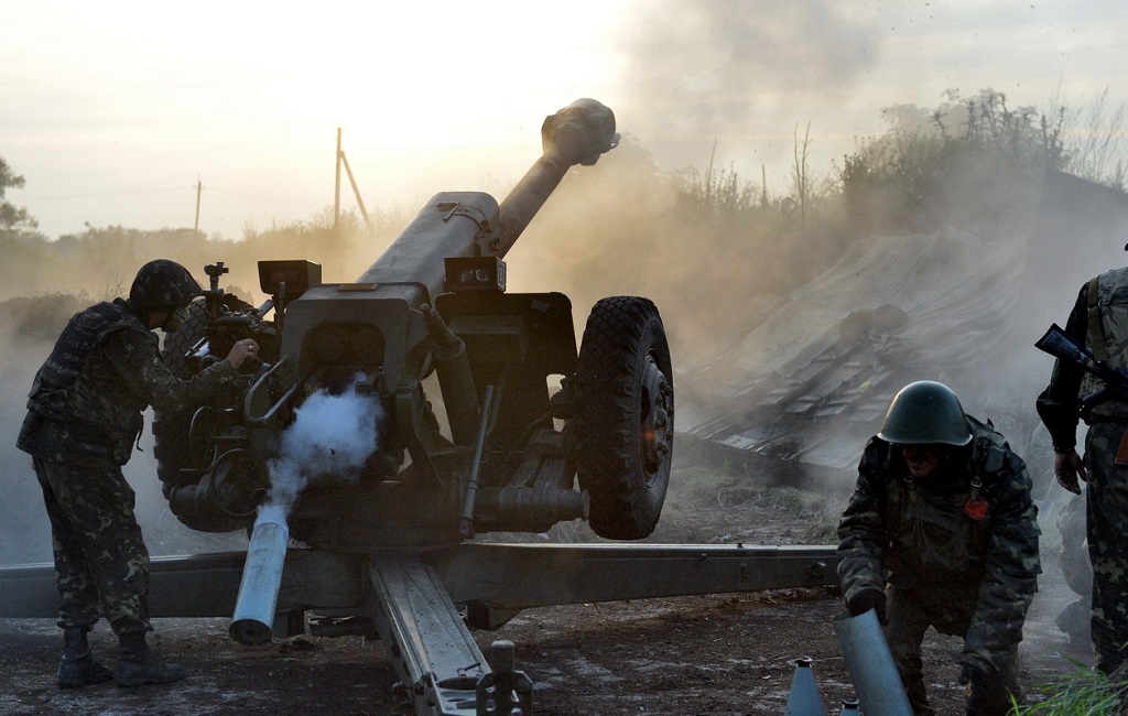 Боевики ВСУ нанесли по ЛНР удары из артиллерии калибром 152-мм 