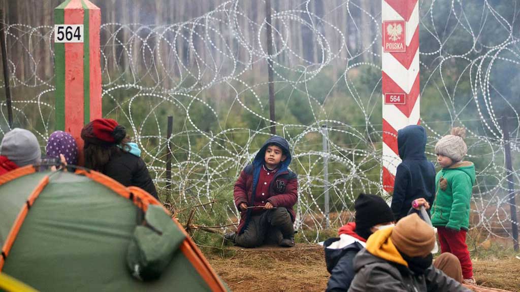 На Украине вызвало настоящую панику скопление мигрантов на белорусско-польской границе. Власти даже задумываются над тем, чтобы ввести режим чрезвычайного положения в приграничных областях. Такой вариант прорабатывает министерство внутренних дел.