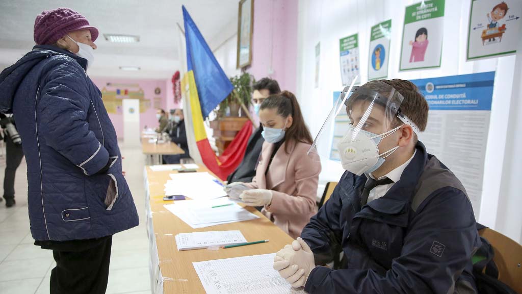 В воскресенье в Молдавии прошли выборы примаров (мэров) пятнадцати населённых пунктов. Во всех явка превысила четверть от внесённых в списки избирателей, а следовательно, выборы признаны состоявшимися. Всего за кресла глав городов и сёл боролось 52 кандидата, включая 11 независимых.