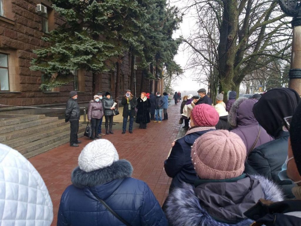 Холод в жилищах и отсутствие газа заставили жителей Буковины перекрыть трассу