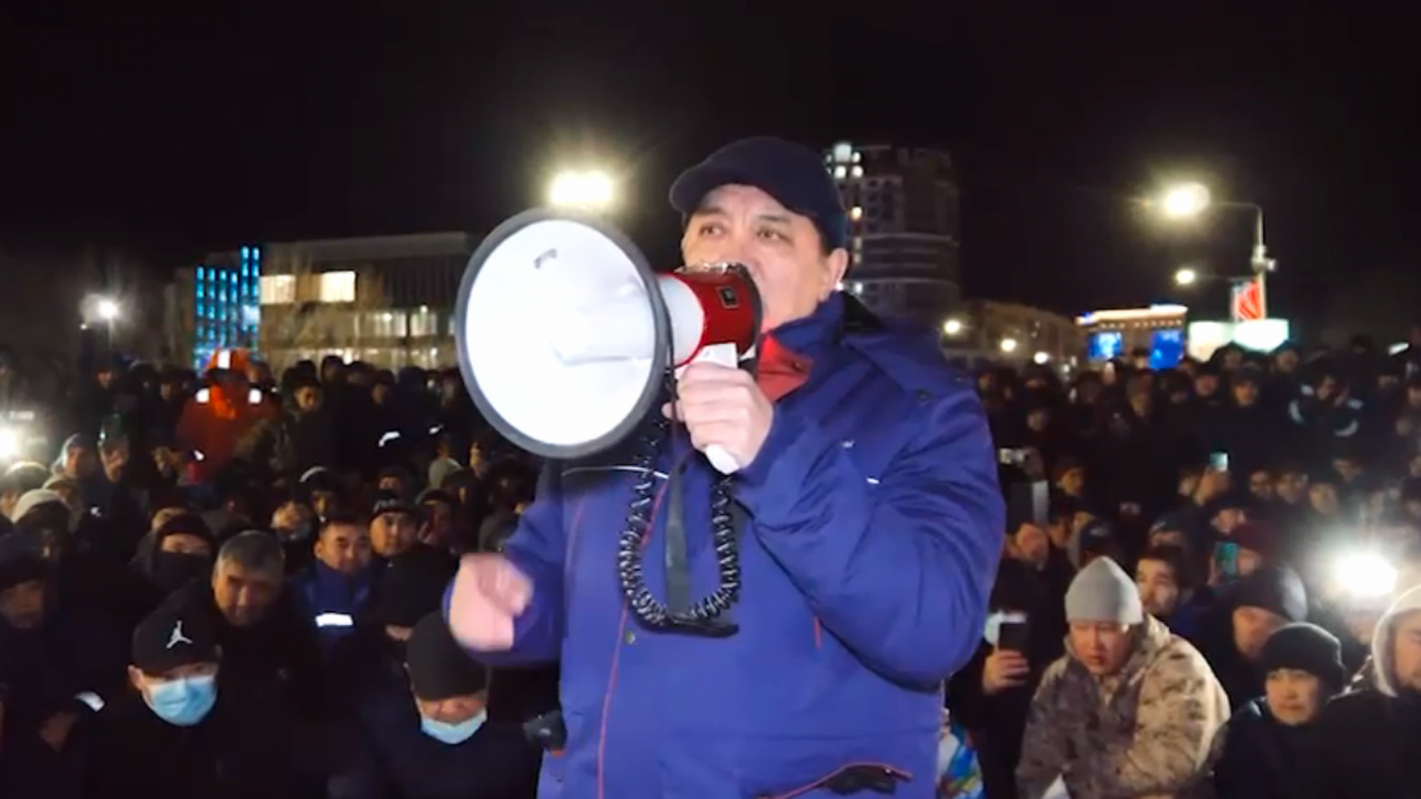 В казахстанском Актау продолжаются протесты