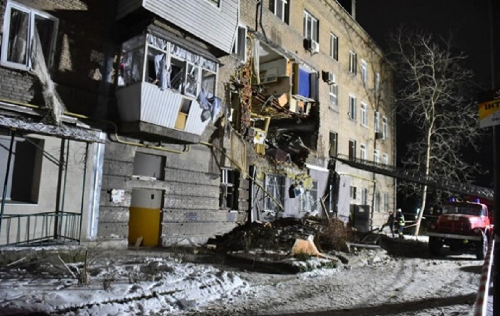 Взрыв в Запорожье обрушил часть жилого дома