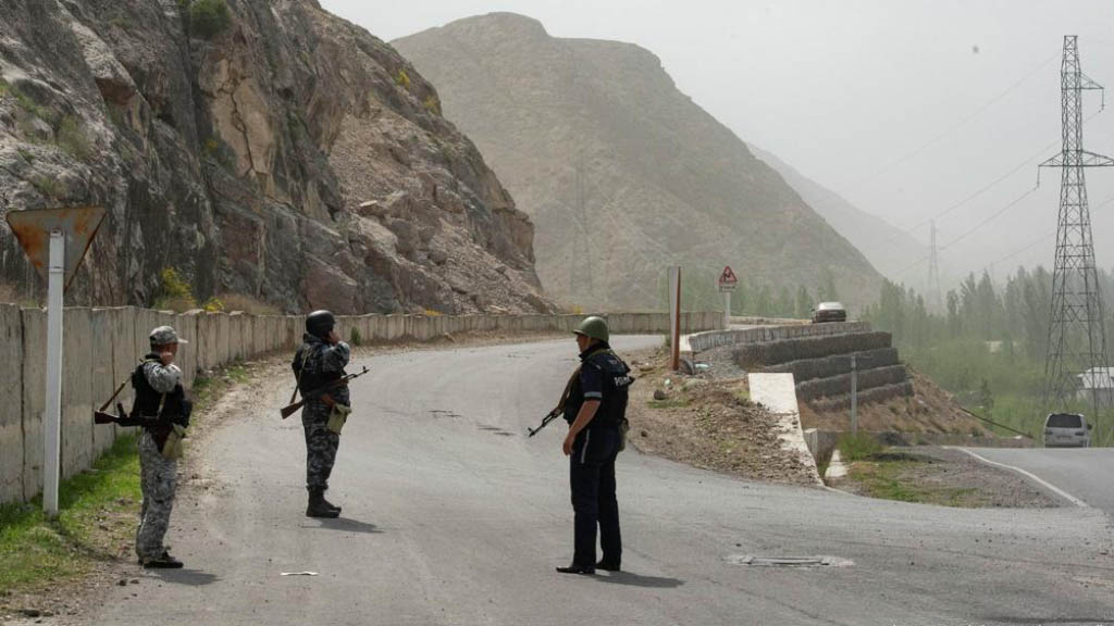 Как сообщил генеральный прокурор Таджикистана Юсуф Рахмон, киргизским пограничникам, а также ещё некоторым гражданам сопредельной страны предъявлены обвинения в совершении «определённых преступлений». По факту обстрела таджикской территории в ночь с 27 на 28 января начато расследование.
