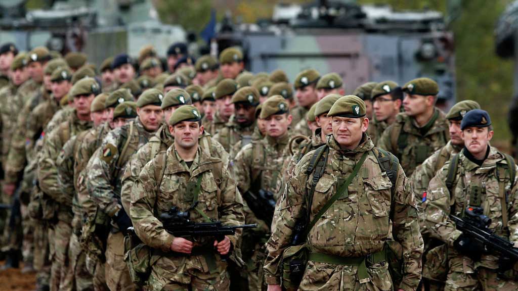 Великобритания в феврале намерена направить в Эстонию дополнительный военный контингент численностью 850 человек, сообщил в пятницу британский посол в республике Росс Аллен. По его словам, это удвоит численность британских солдат и офицеров в составе дислоцированной в республике боевой группы НАТО.