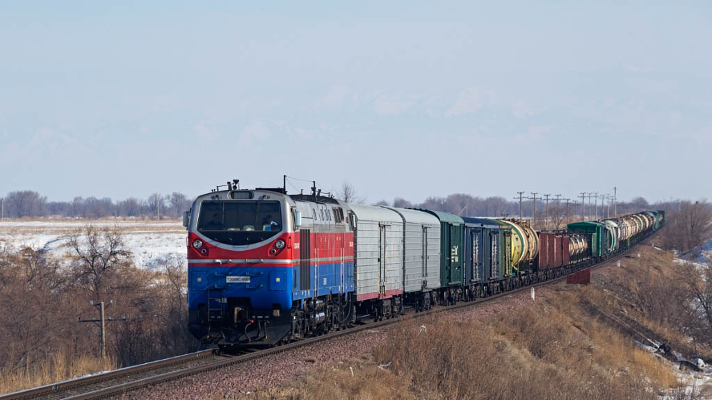 Казахстан согласился с 21 февраля возобновить транзитное движение пассажирских поездов из Киргизии в Россию. Бишкек и Нур-Султан об этом договорились. Теперь ожидается решение Москвы по этому вопросу.