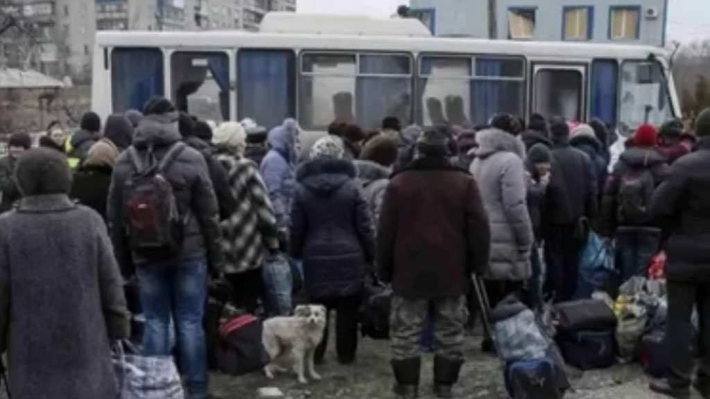 Эвакуация населения днбасааа. Эвакуация Донецк 2022. Началась эвакуация жителей. 18.02.2022 Эвакуация жителей Донбасса.