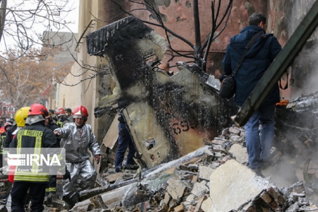 Военный самолёт упал на иранский город