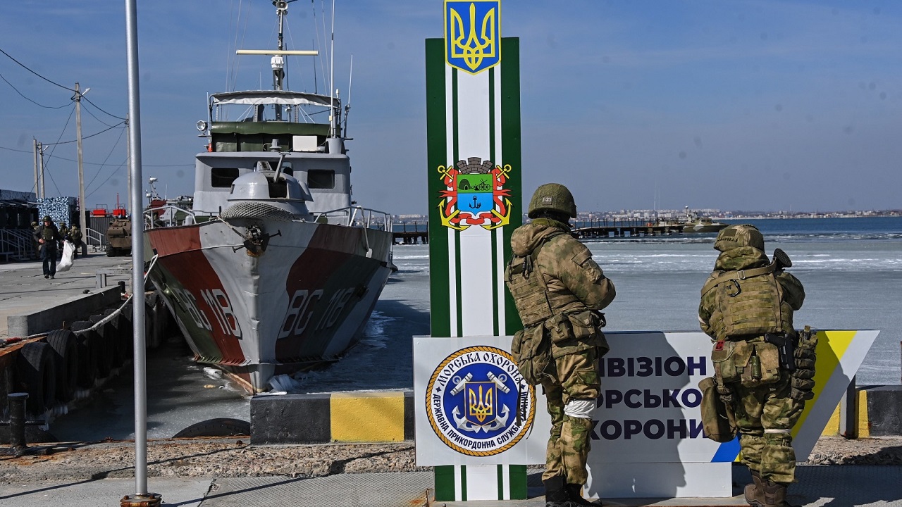 Российская армия захватила большое количество военных судов в Бердянске
