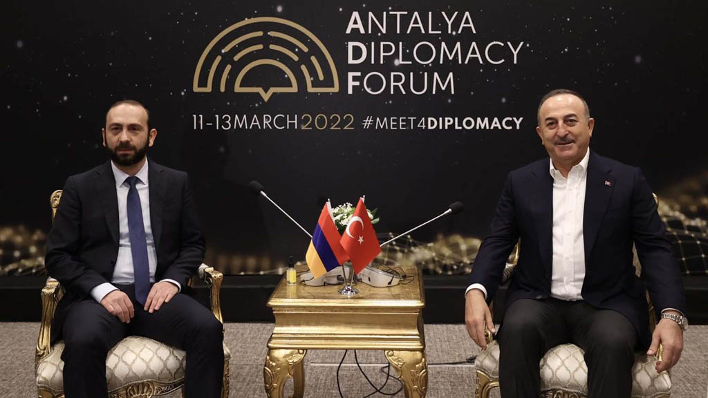 Министр иностранных дел Армении Арарат Мирзоян считает, что Армения и Турция могут установить дипломатические отношения и открыть государственные границы. Он положительно оценил процесс урегулирования отношений с Турцией в интервью турецкому агентству Anadolu.