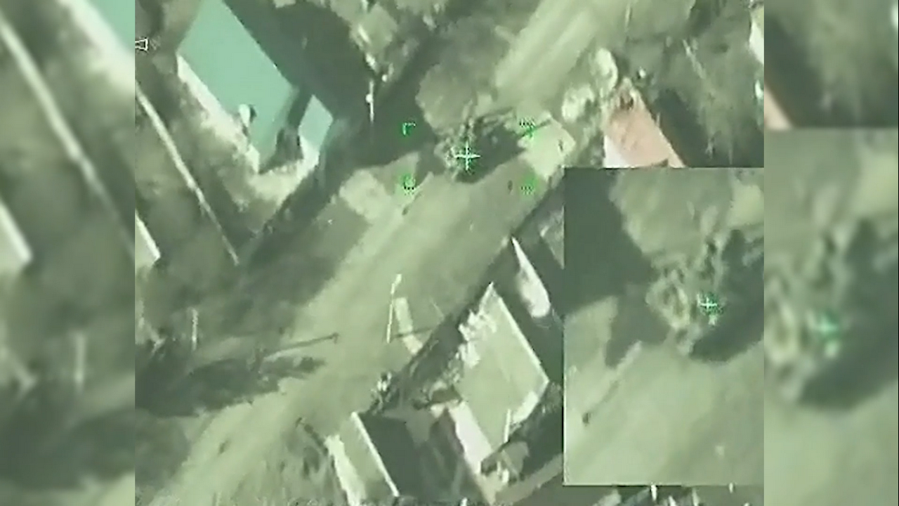 Вертолёт Ка-52 уничтожил танк ВСУ управляемой ракетой «Вихрь»