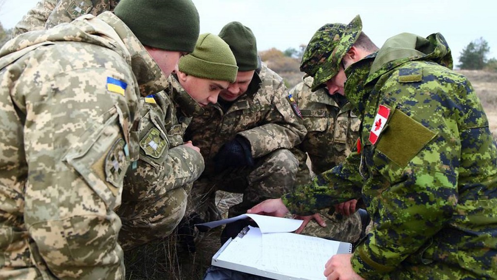 Radio-Canada: Оттава потратила на обучение боевиков «Азова»* $1 млрд