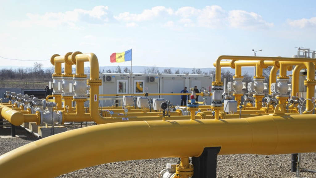 Правительство Молдавии вступило в переговоры с «Газпромом» об отсрочке обязательства провести аудит. Об этом сообщил председатель парламента страны Игорь Гросу. Примечательно, что изменение риторики Кишинева совпадает с газовым кризисом в Польше и Болгарии из-за отказа этих стран оплачивать газ рублями.