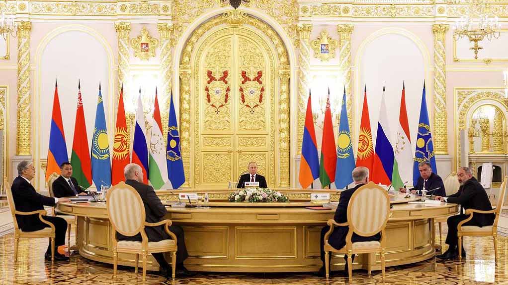 Юбилейный саммит Организации Договора о коллективной безопасности (ОДКБ) приуроченный к 30-летию подписания документа о создании и 20-летию объединения, состоялся в Москве. Лидеры шести стран – членов ОДКБ встретились впервые за 2,5 года на очном саммите организации.