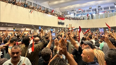 сторонники Садра протестуют в Ираке