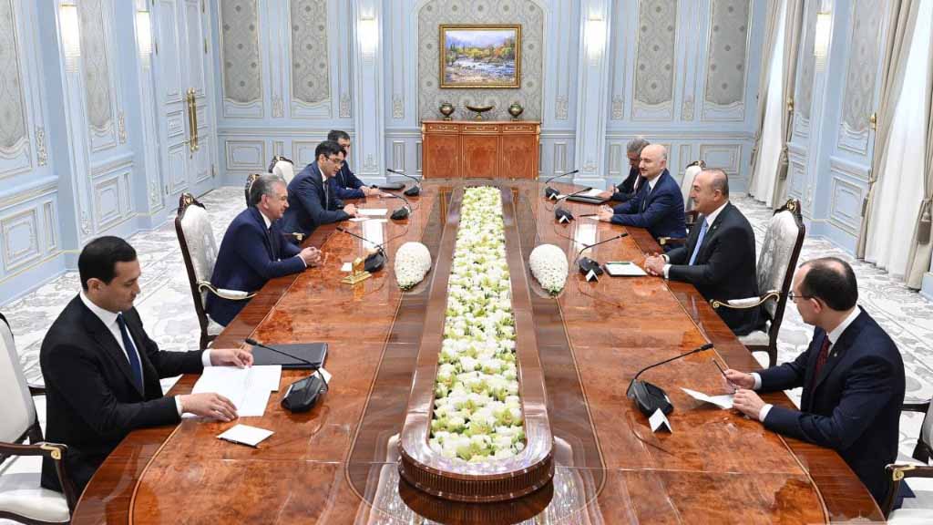 2 августа в Ташкенте состоялась I -я встреча министров иностранных дел, торговли/экономики и транспорта Азербайджана, Турции и Узбекистана в трёхстороннем формате. Стороны обсудили расширение многопланового сотрудничества между странами, вопросы содействия обеспечению мира и стабильности в Афганистане, а также подготовки предстоящего саммита Организации тюркских государств.