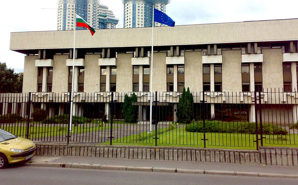 Россия приняла решение о высылке 14 дипломатов из Болгарии