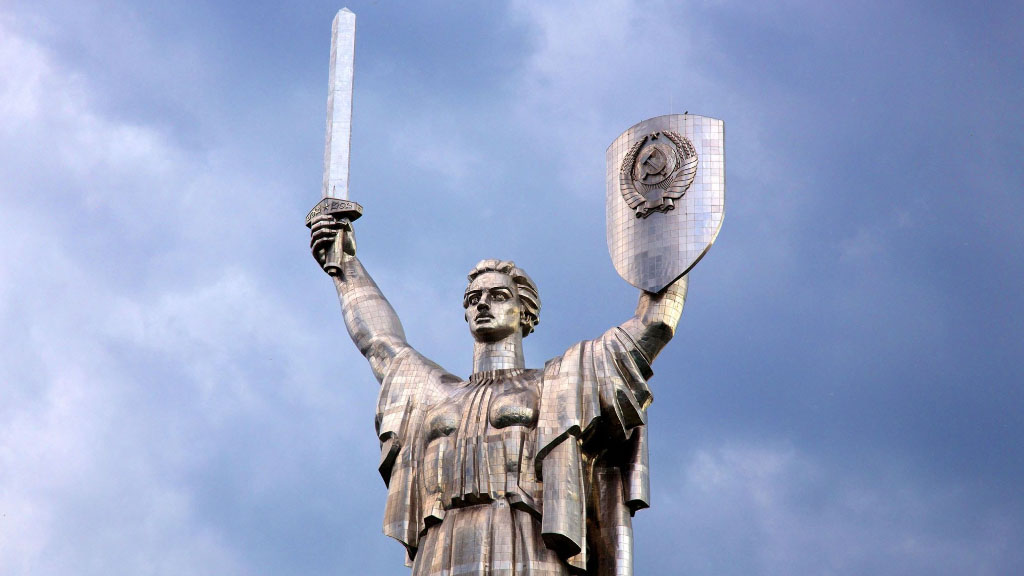 Герб СССР на скульптуре Родина-Мать заменят не раньше 2023 года