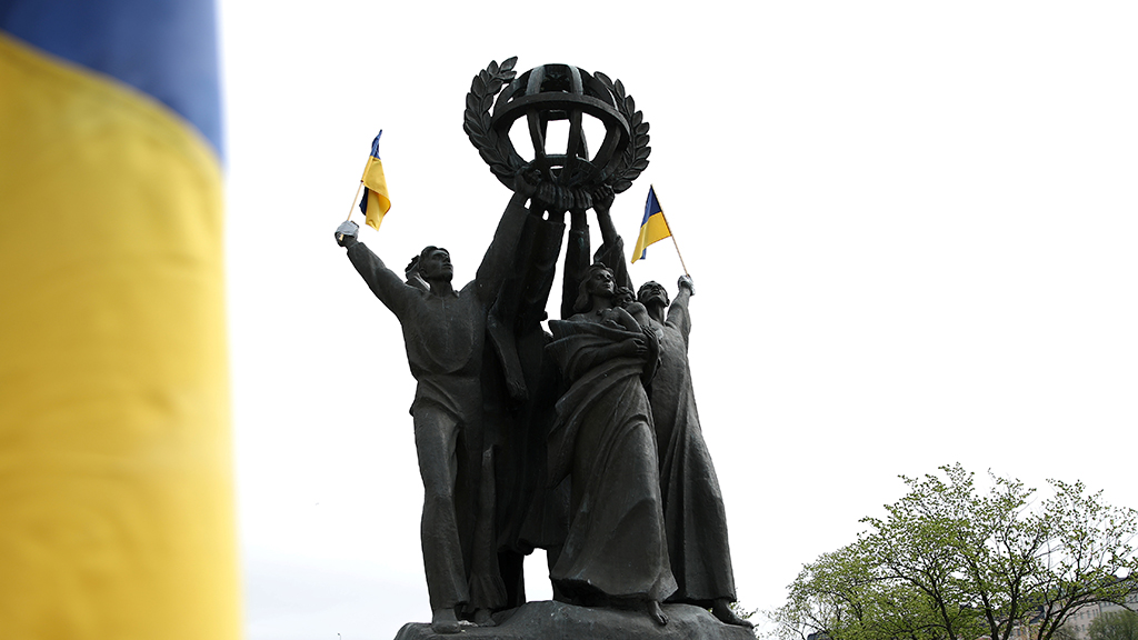 Столица Финляндии убрала подаренный СССР памятник «Мир во всем мире»