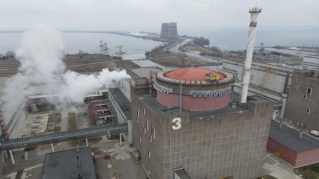 Боевики ВСУ вновь нанесли по Запорожской АЭС серию ударов