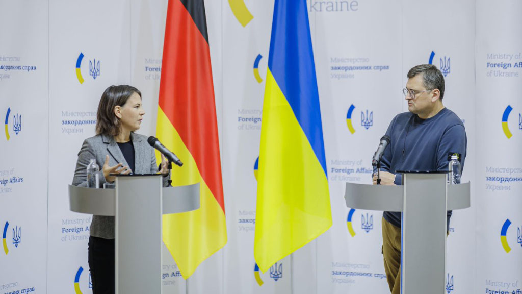 Глава МИД ФРГ Анналена Бербок посетила 10 сентября Киев и провела переговоры с украинским коллегой Дмитрием Кулебой. Из Киева она озвучила ряд антироссийских заявлений.