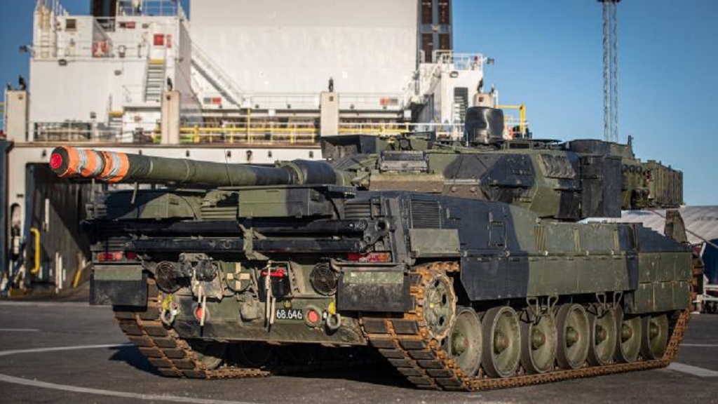 Настырный Киев продолжает требовать от Берлина немецкие танки после отказа канцлера ФРГ