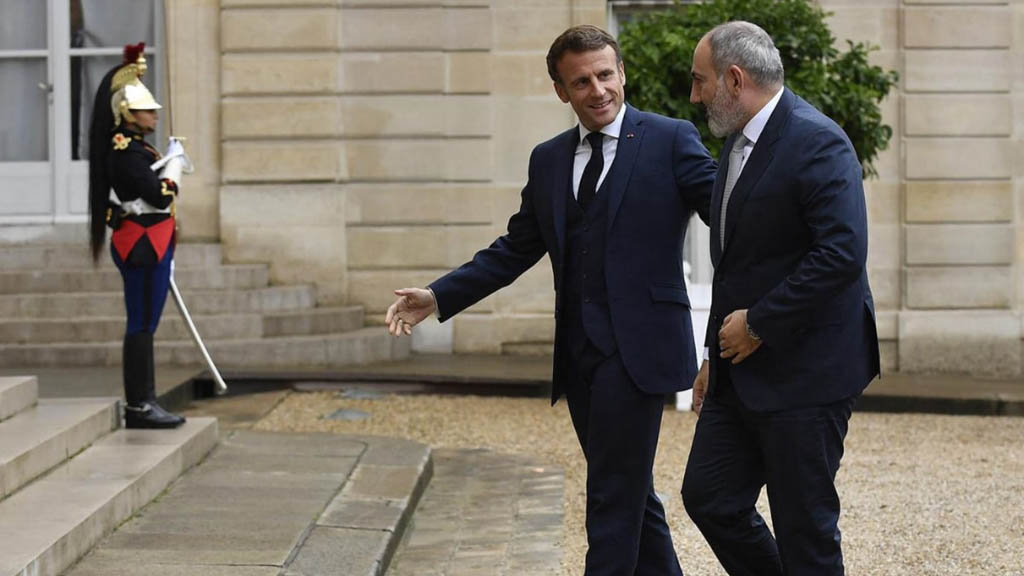 Премьер-министр Армении Никол Пашинян посетил с рабочим визитом Францию, где провел переговоры с президентом Эммануэлем Макроном. По итогам разговора Елисейский дворец обозначил позицию официального Парижа.