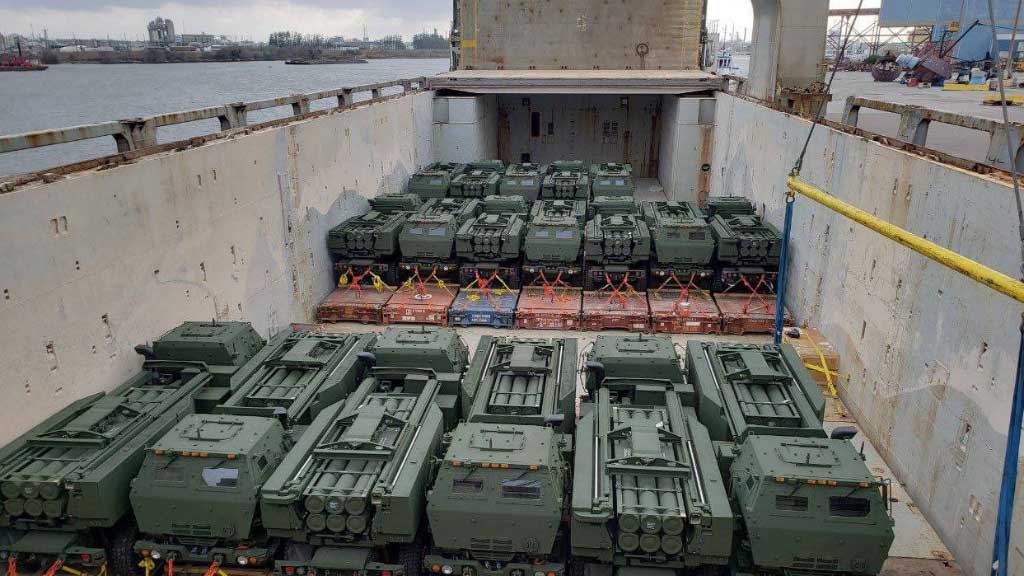 Министерство обороны США опубликовало официальный список очередного пакета военной помощи для Украины. В частности, в этот пакет включены 18 РСЗО HIMARS, 150 внедорожников, радары и системы противодействия БПЛА.